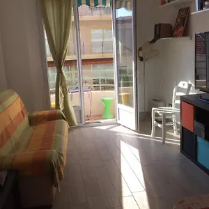 https://appartement-antibes-centre-proche-mer-et-commerces-60m2.fr-provencehotel.com