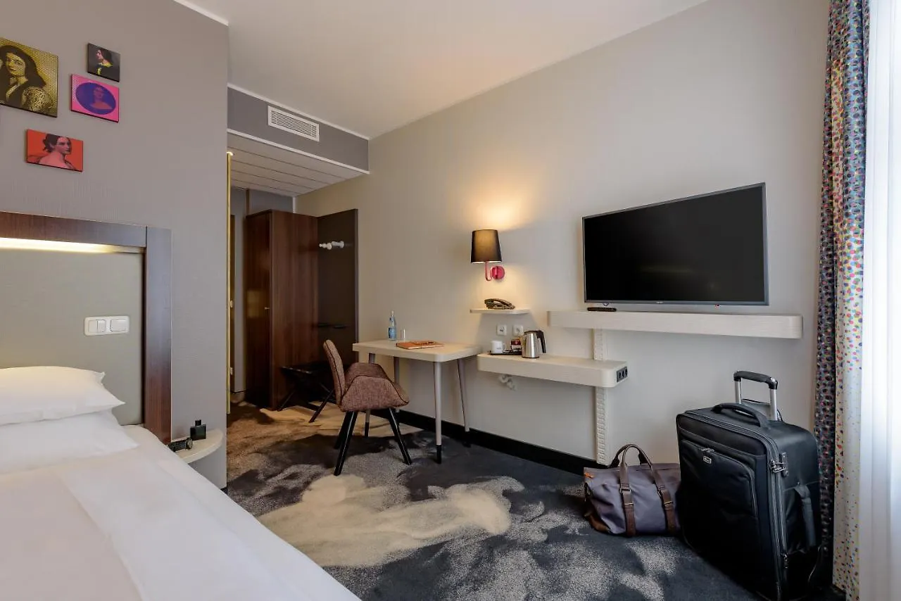 Mercure Muenchen Am Olympiapark 3*, Munich